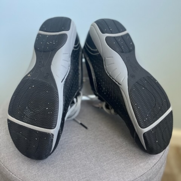 Dansko Women’s Sneakers - Picture 5 of 7